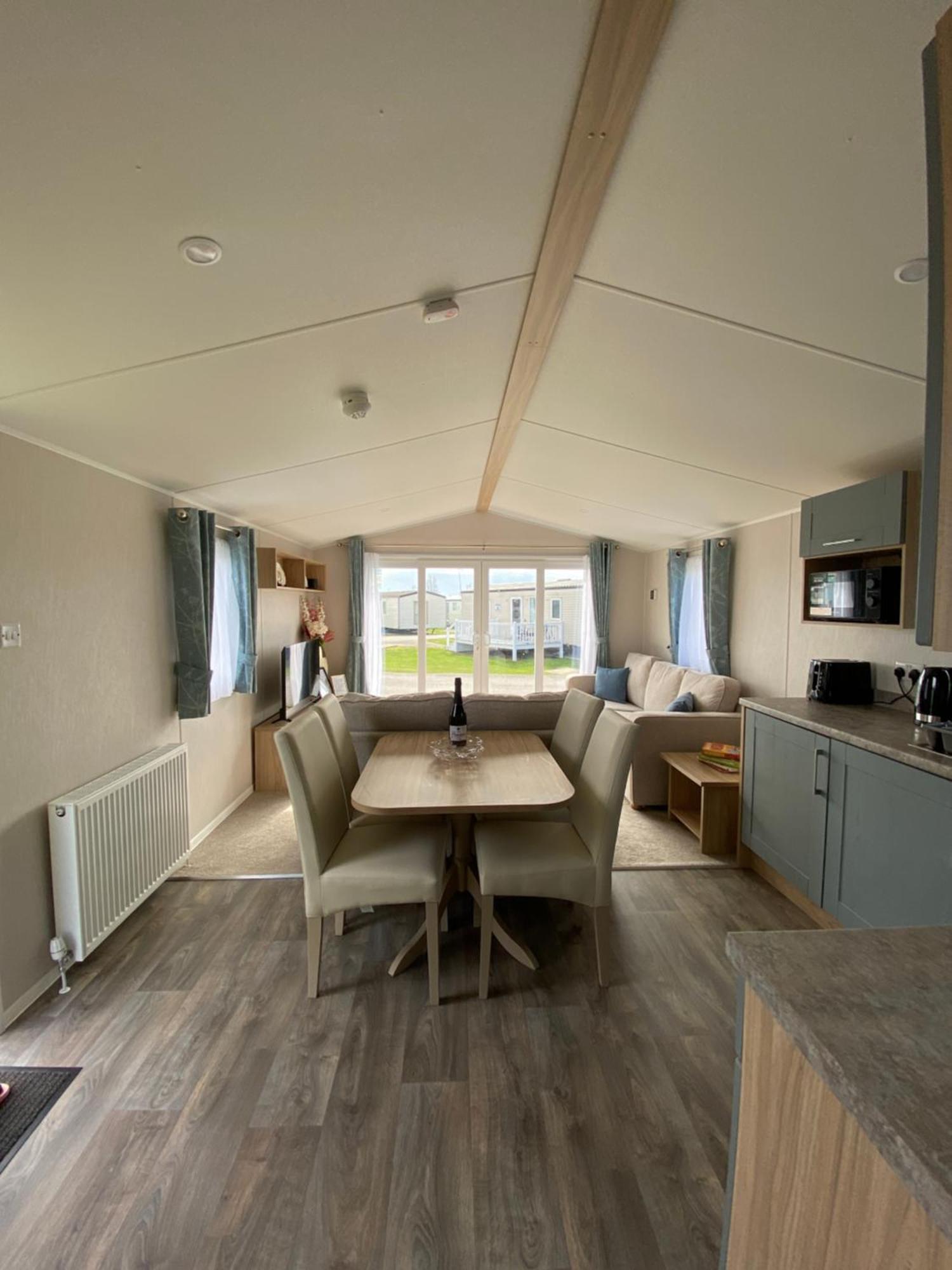 Verbzen Holiday Caravan At St Osyth Beach, Clacton-On-Sea By Verb Holidays Saint Osyth 외부 사진
